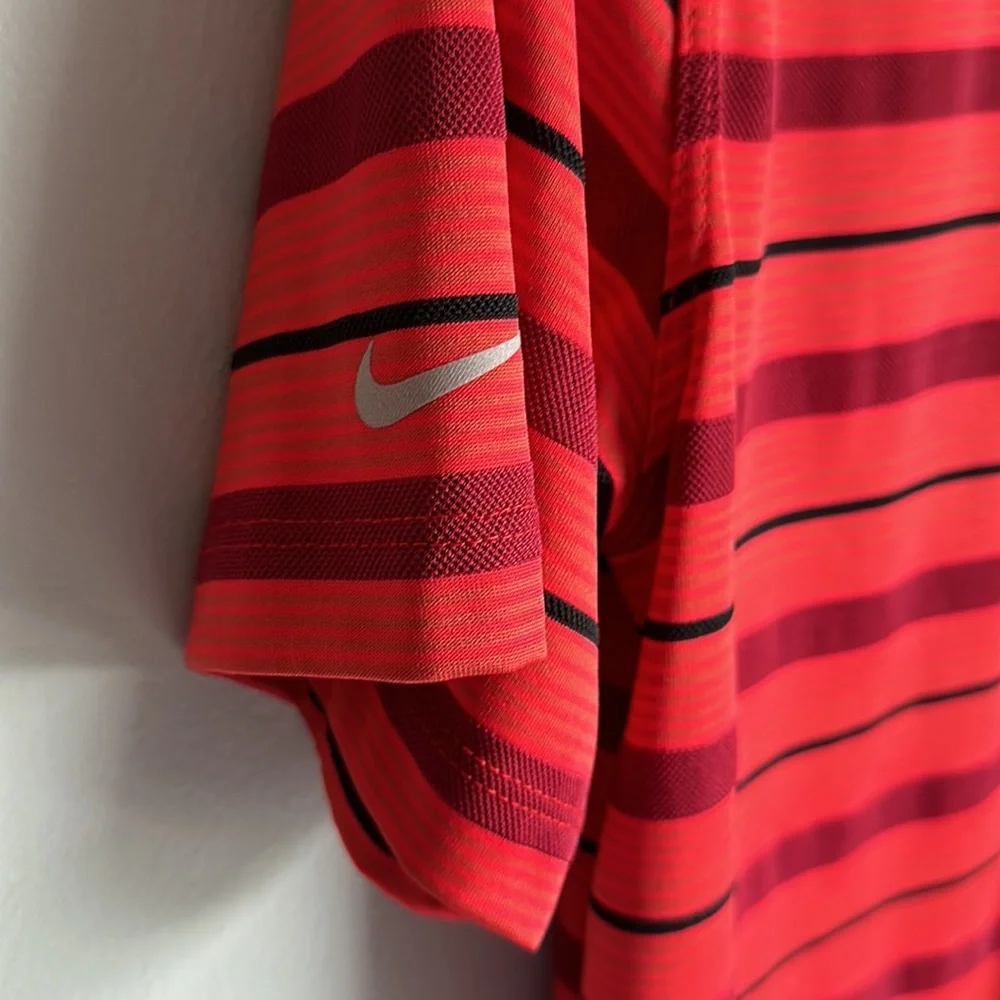 Men’s Nike golf shirt Size L
